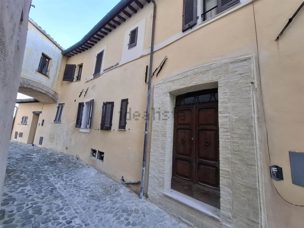 appartamento in vendita a Nocera Umbra in zona Bagni