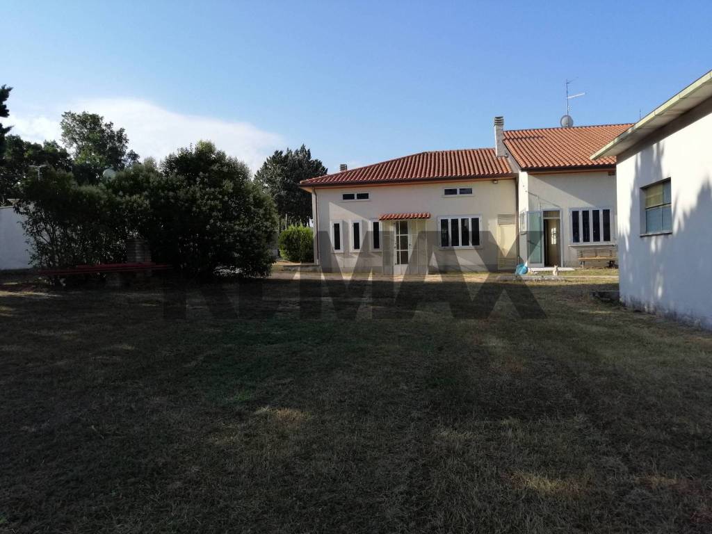 casa indipendente in vendita a Nocera Umbra in zona Colle