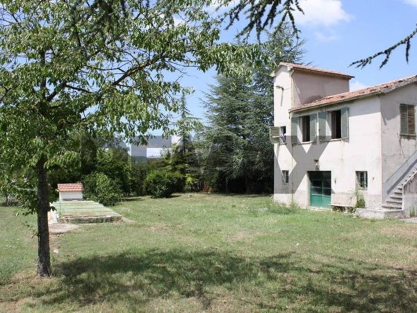 appartamento in vendita a Nocera Umbra in zona Colle