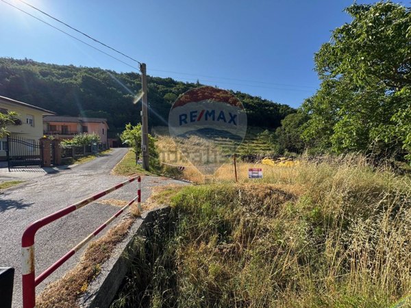 casa indipendente in vendita a Nocera Umbra in zona Bagnara