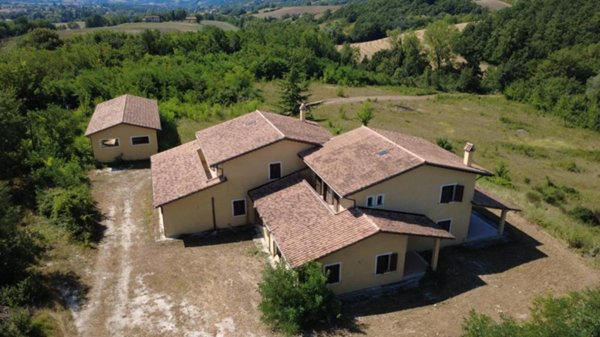 casa indipendente in vendita a Nocera Umbra