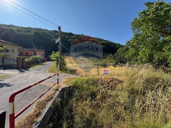 casa indipendente in vendita a Nocera Umbra in zona Bagnara