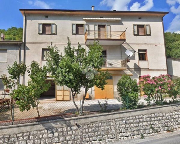 appartamento in vendita a Nocera Umbra in zona Bagnara