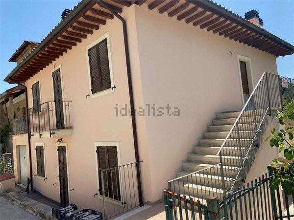 appartamento in vendita a Nocera Umbra in zona Acciano