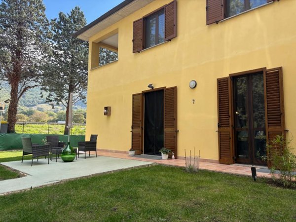 appartamento in vendita a Nocera Umbra in zona Ponte Parrano