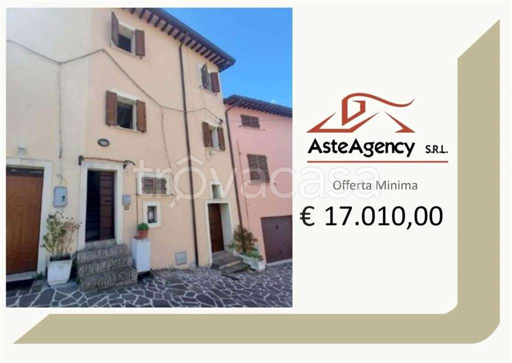 casa indipendente in vendita a Nocera Umbra in zona Colle