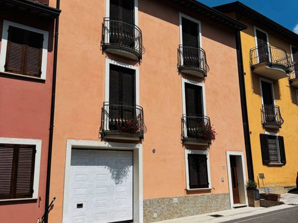 casa indipendente in vendita a Nocera Umbra in zona Bagnara