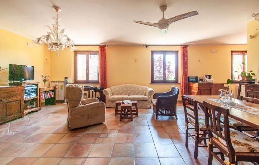 appartamento in vendita a Nocera Umbra in zona Molina