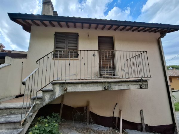 casa indipendente in vendita a Nocera Umbra