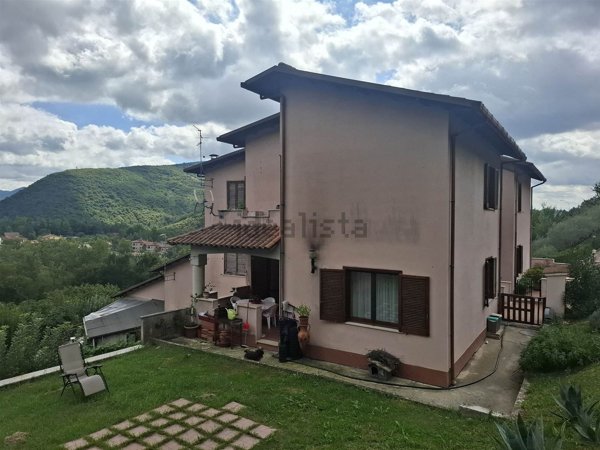 casa indipendente in vendita a Nocera Umbra in zona Africa