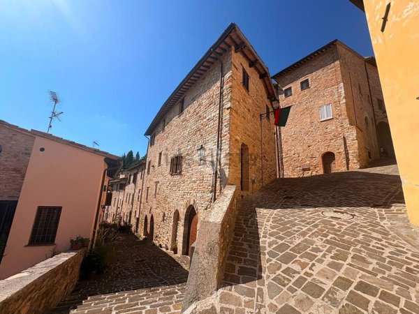 appartamento in vendita a Nocera Umbra in zona Bagni