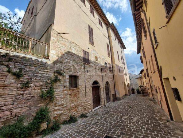 appartamento in vendita a Nocera Umbra in zona Bagni