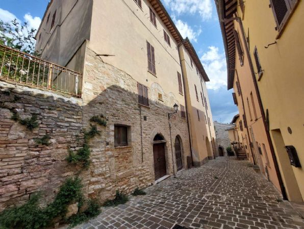appartamento in vendita a Nocera Umbra in zona Bagni