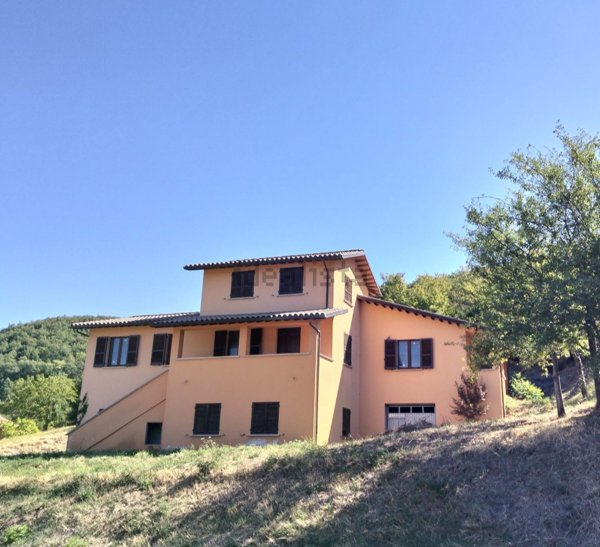 casa indipendente in vendita a Nocera Umbra