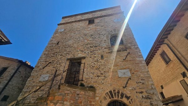 casa indipendente in vendita a Nocera Umbra in zona Colle