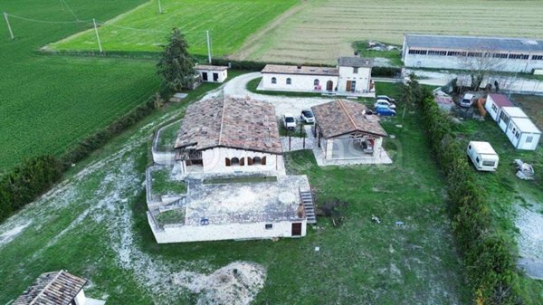 casa indipendente in vendita a Norcia in zona Castelluccio