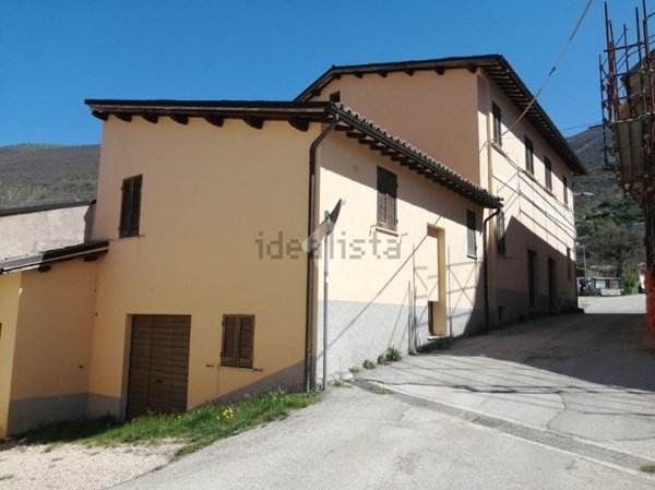 appartamento in vendita a Norcia in zona Campi