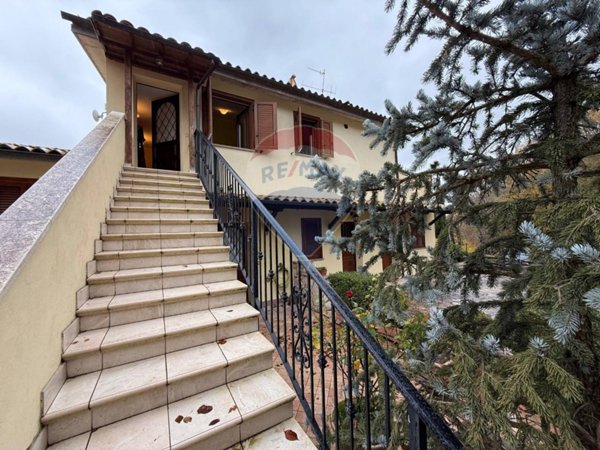 appartamento in vendita a Norcia in zona Cortigno