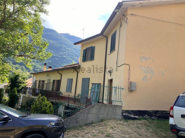 appartamento in vendita a Norcia in zona Pescia