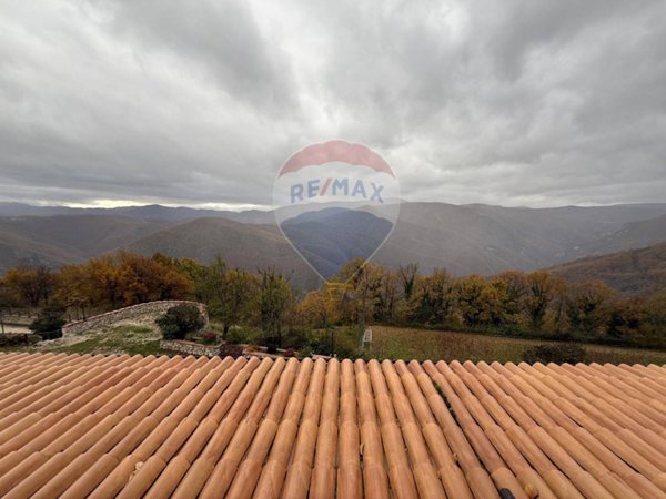 appartamento in vendita a Norcia in zona Forsivo