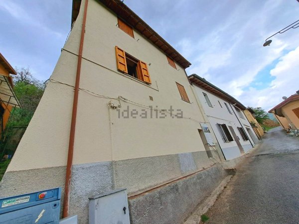 pentavano in vendita a Norcia