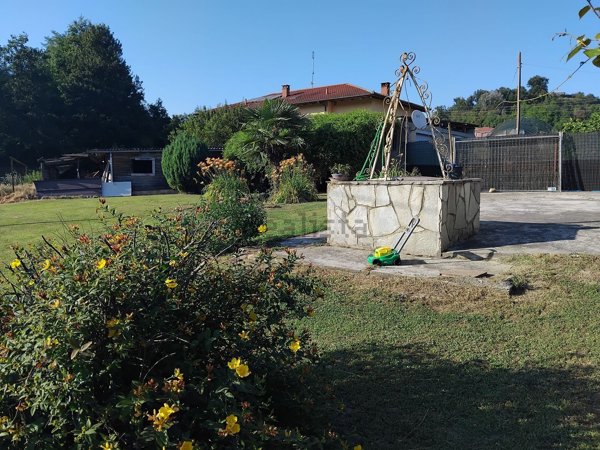 casa indipendente in vendita a Norcia