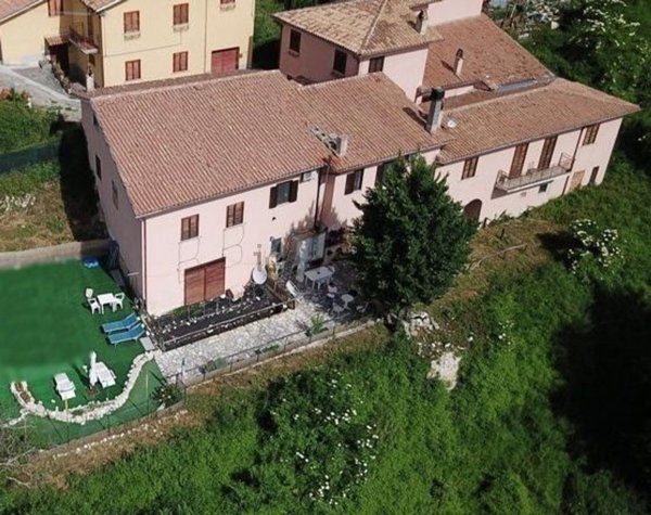 casa indipendente in vendita a Norcia in zona Forsivo