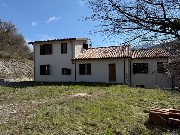 appartamento in vendita a Norcia in zona Savelli