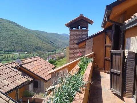 casa indipendente in vendita a Norcia