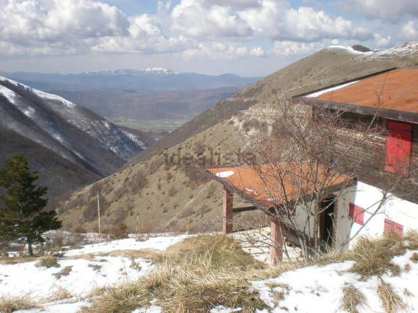 casa indipendente in vendita a Norcia in zona Forca Canapine