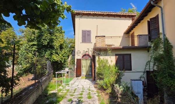 casa indipendente in vendita a Norcia