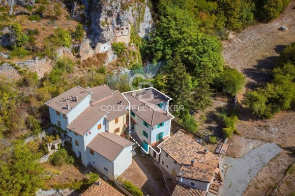 casa indipendente in vendita a Norcia in zona Ancarano