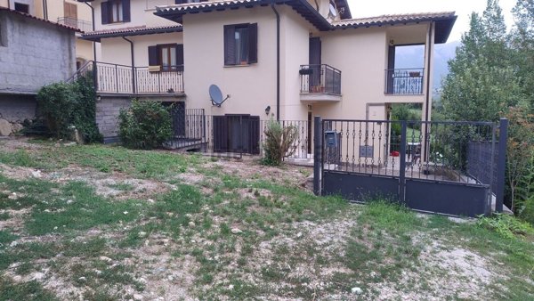appartamento in vendita a Norcia in zona Casali di Serravalle