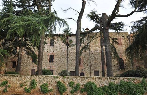 casa indipendente in vendita a Paciano