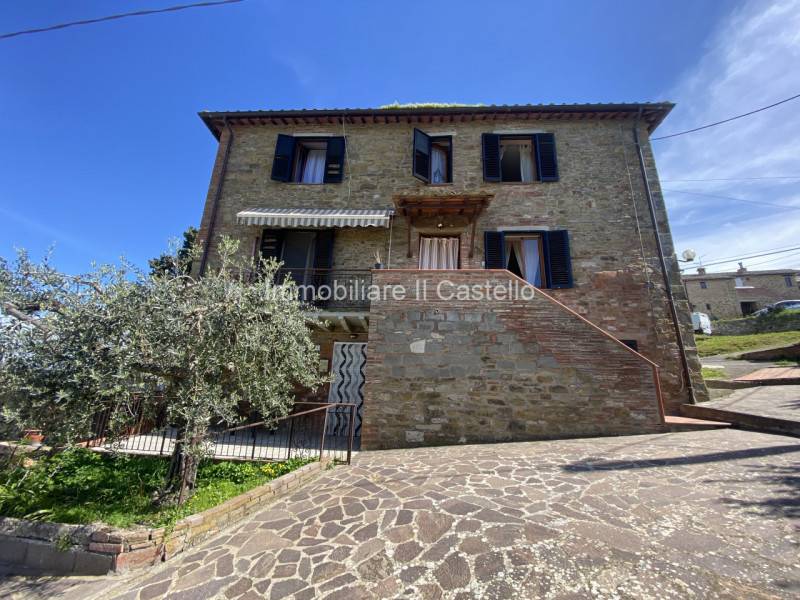 casa semindipendente in vendita a Paciano