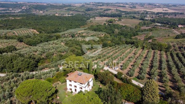 casa indipendente in vendita a Paciano