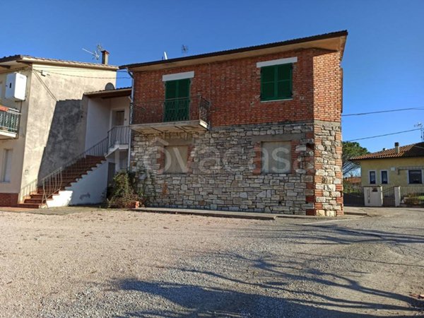casa indipendente in vendita a Paciano