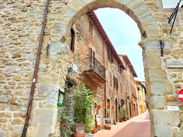 casa indipendente in vendita a Paciano