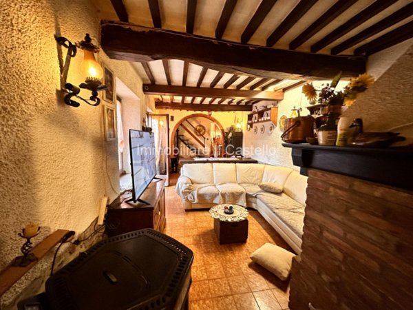 casa semindipendente in vendita a Paciano