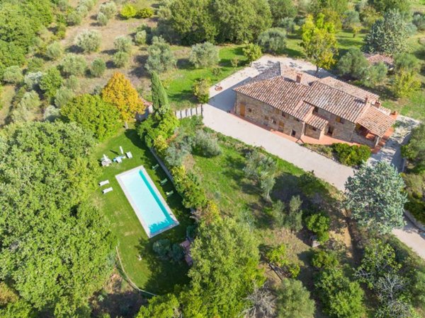 casa indipendente in vendita a Paciano