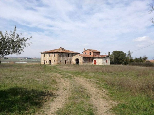 casa indipendente in vendita a Paciano