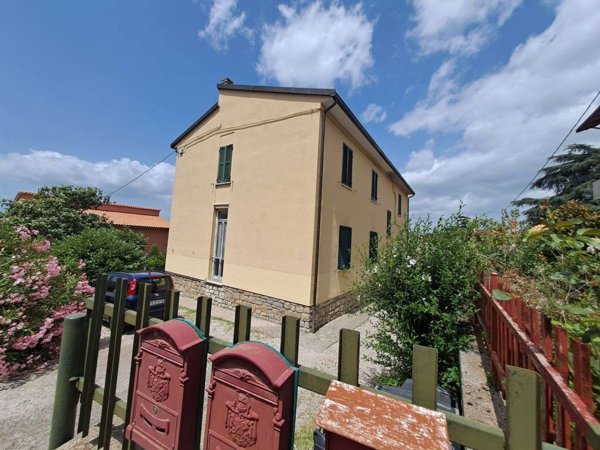 casa indipendente in vendita a Paciano