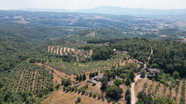 casa indipendente in vendita a Paciano