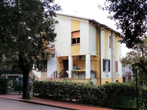 casa indipendente in vendita a Paciano