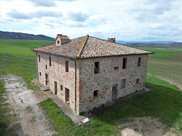 casa indipendente in vendita a Paciano