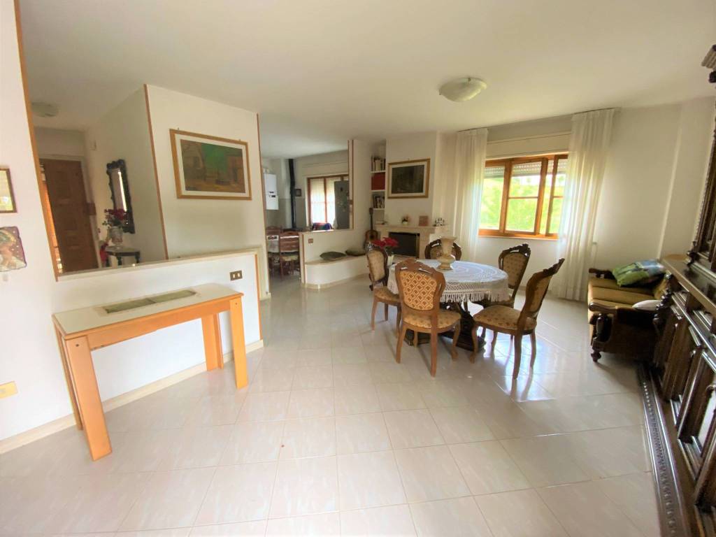 appartamento in vendita a Paciano