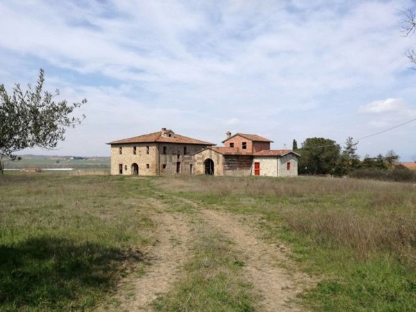 casa indipendente in vendita a Paciano