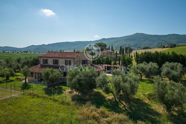 quadrivano in vendita a Paciano