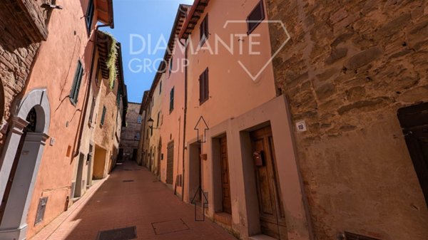 appartamento in vendita a Paciano