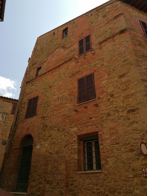 casa semindipendente in vendita a Paciano